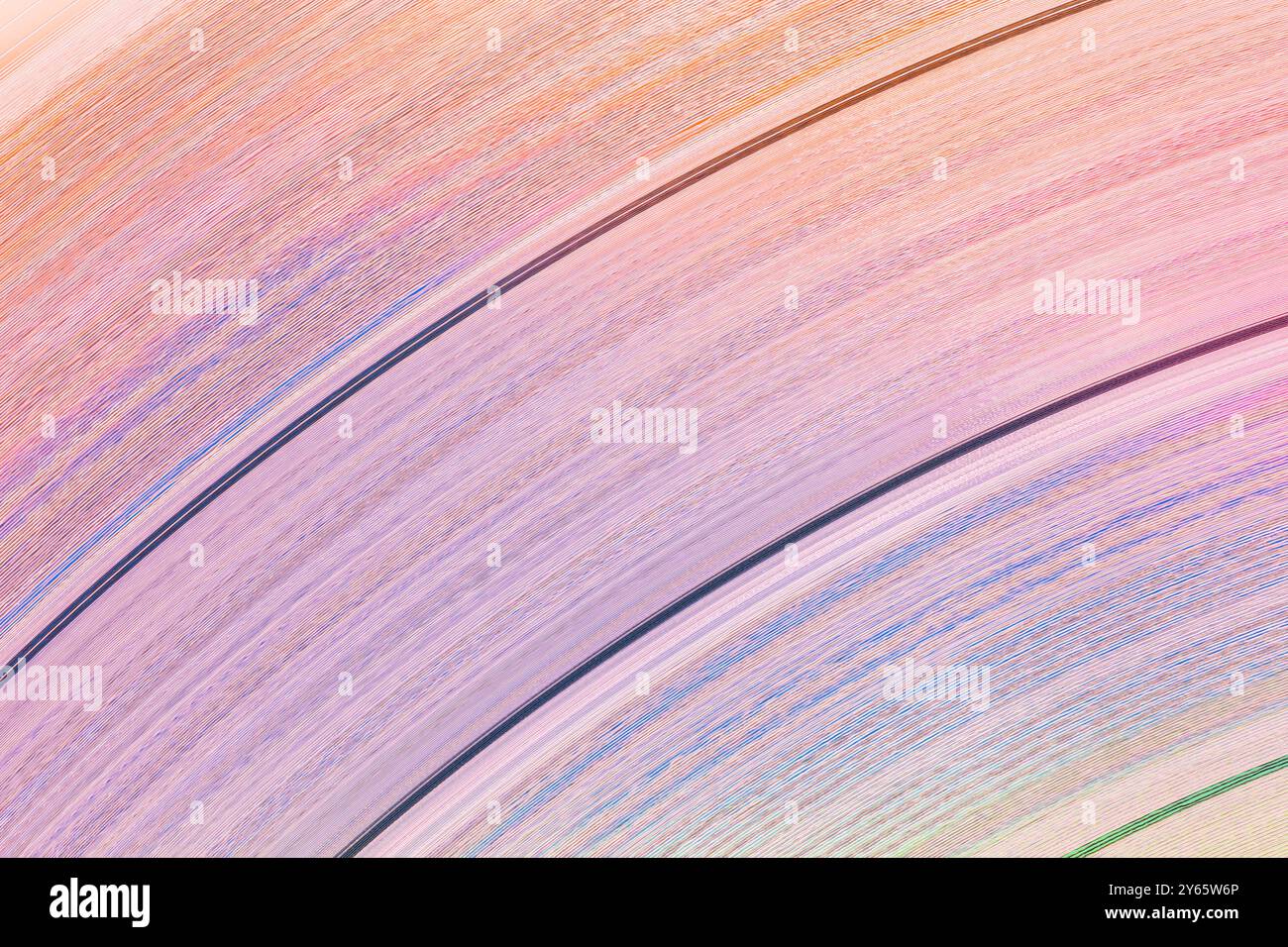 Lebendiges abstraktes Bild mit sanften Pastellkurven mit subtiler Textur, die Wärme und künstlerisches Flair widerspiegelt. Stockfoto