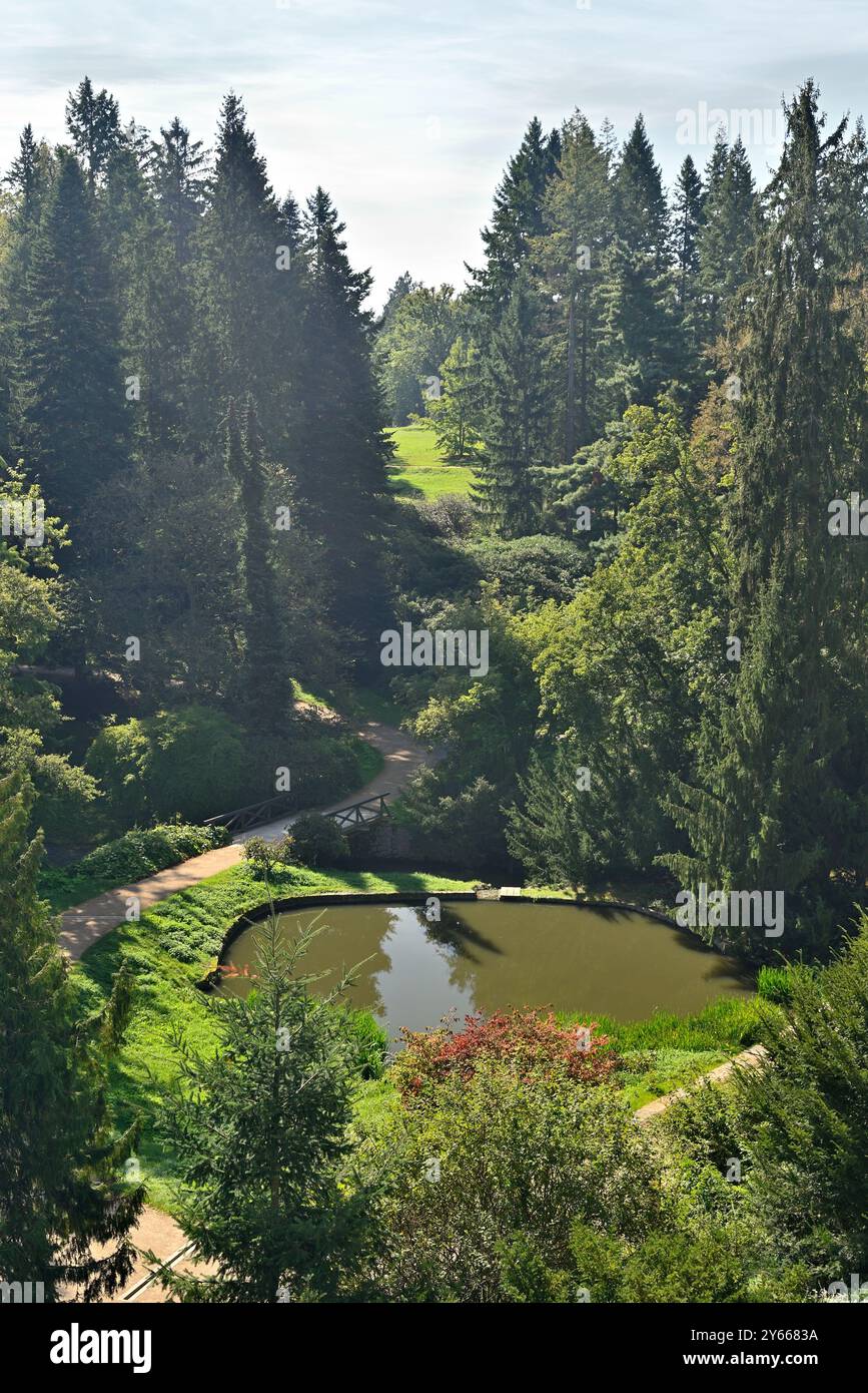 Pruhonice Park und Schlosskomplex, nationales Kulturdenkmal und UNESCO-Weltkulturerbe, einer der schönsten Parks in Prag, Tschechische Republi Stockfoto