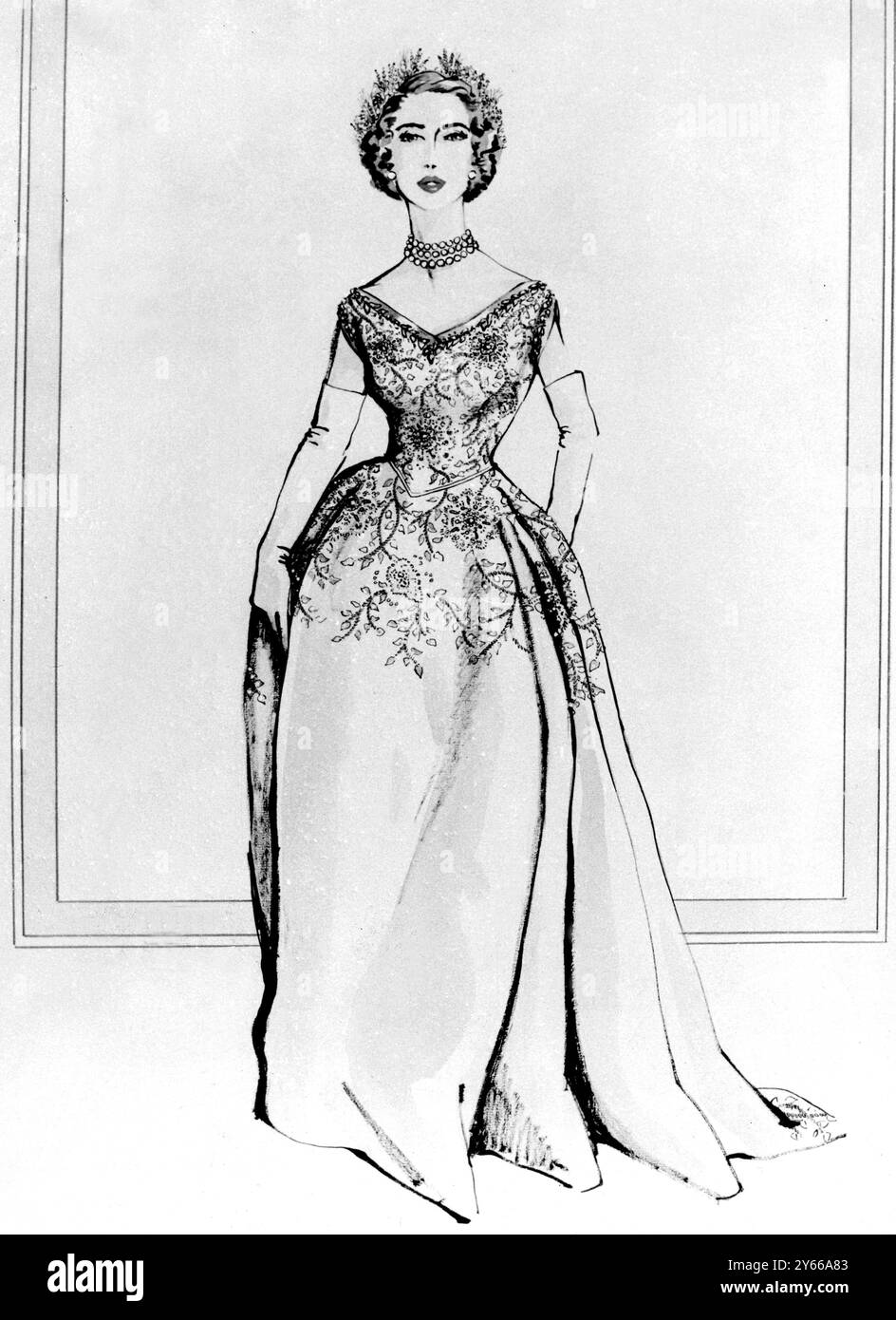 Norman Hartnells Originalzeichnung für die Kleider, die die sechs Ehrenmädchen bei der Krönung tragen werden. Das Kleid ist aus elfenbeinfarbenem Satin mit tailliertem Oberteil und Crossway-Rock, der auf der Rückseite in voller Fülle gerollt ist. Der Bateau-Ausschnitt und die kurzen Flügelärmel sind mit einem Band aus goldfarbenem Gewebe umrandet. Ein Design aus Rosen und Blättern, die in Gold, Perle und Kristall gestickt sind, ziert das Oberteil und die Trails über die Hügelkette und direkt an der Rückseite des Rockes in zwei Stickereien. Kopfschmuck ist ein Kranz aus weißen Rosen, goldenen Blättern und Diamantweizen. Juni 1953 Stockfoto