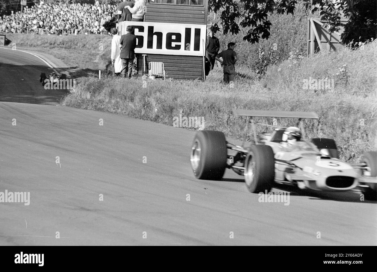 Oulton Park, Cheshire: Jackie Stewart am Lenkrad seines Matra Ford (Nr. 5) während des International Gold Cup, den er gewann. August 1968 Stockfoto