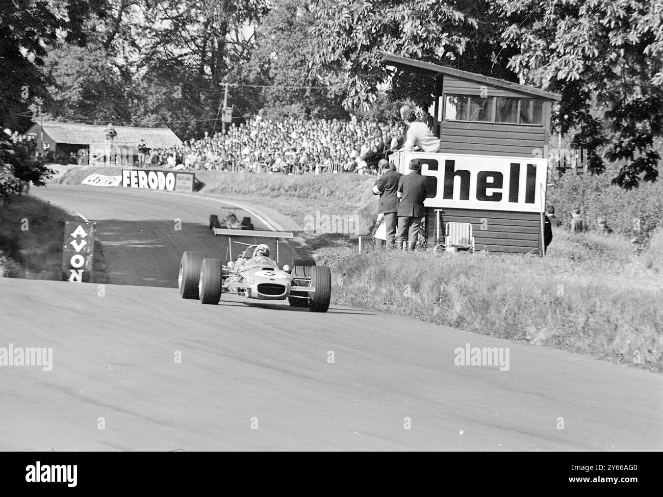 Oulton Park, Cheshire: Jackie Stewart am Lenkrad seines Matra Ford (Nr. 5) während des International Gold Cup, den er gewann. August 1968 Stockfoto
