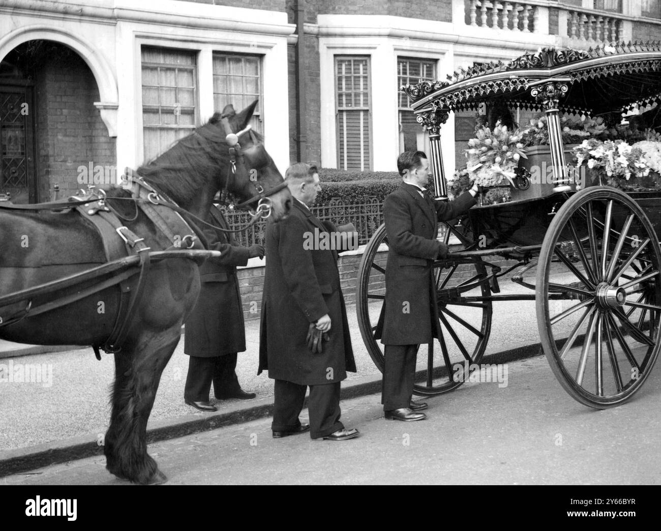 Beerdigung. Zwischen den Kriegen. Stockfoto