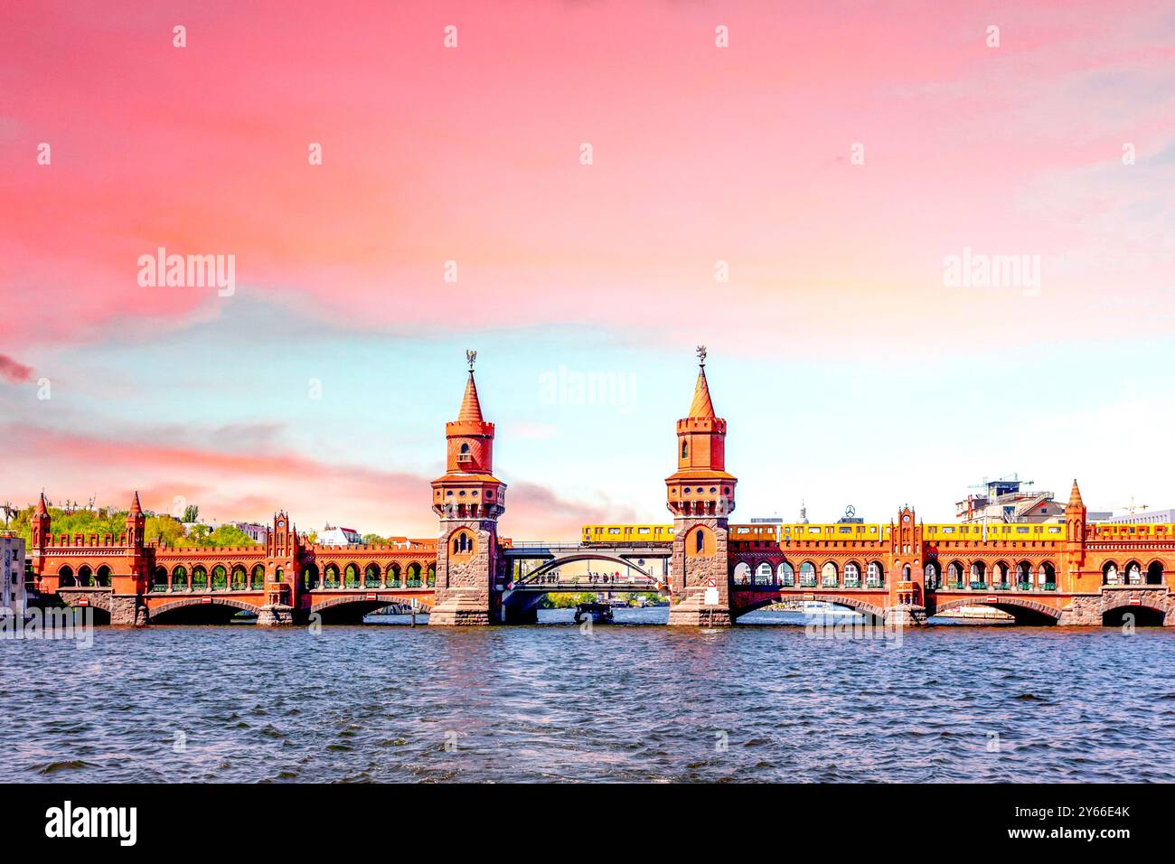 Oberbaumbrücke, Berlin, Deutschland Stockfoto