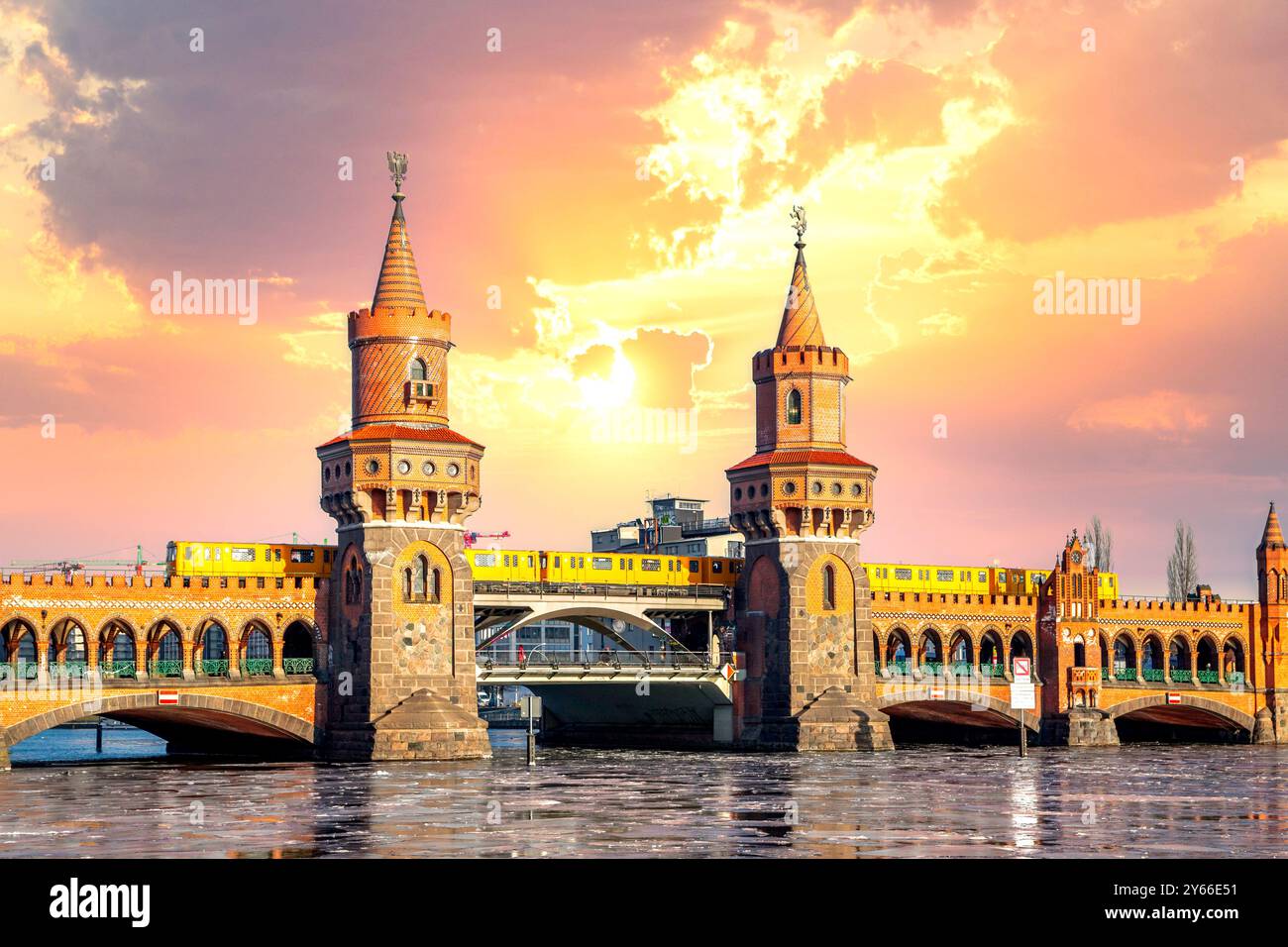 Oberbaumbrücke, Berlin, Deutschland Stockfoto