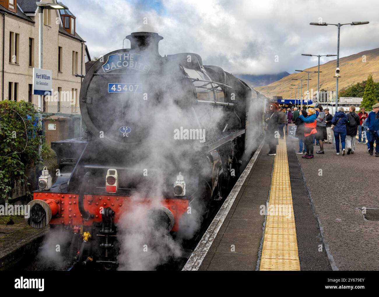 Jacobite Steam Train am Bahnhof Fort William, Highlands Schottland Großbritannien Stockfoto