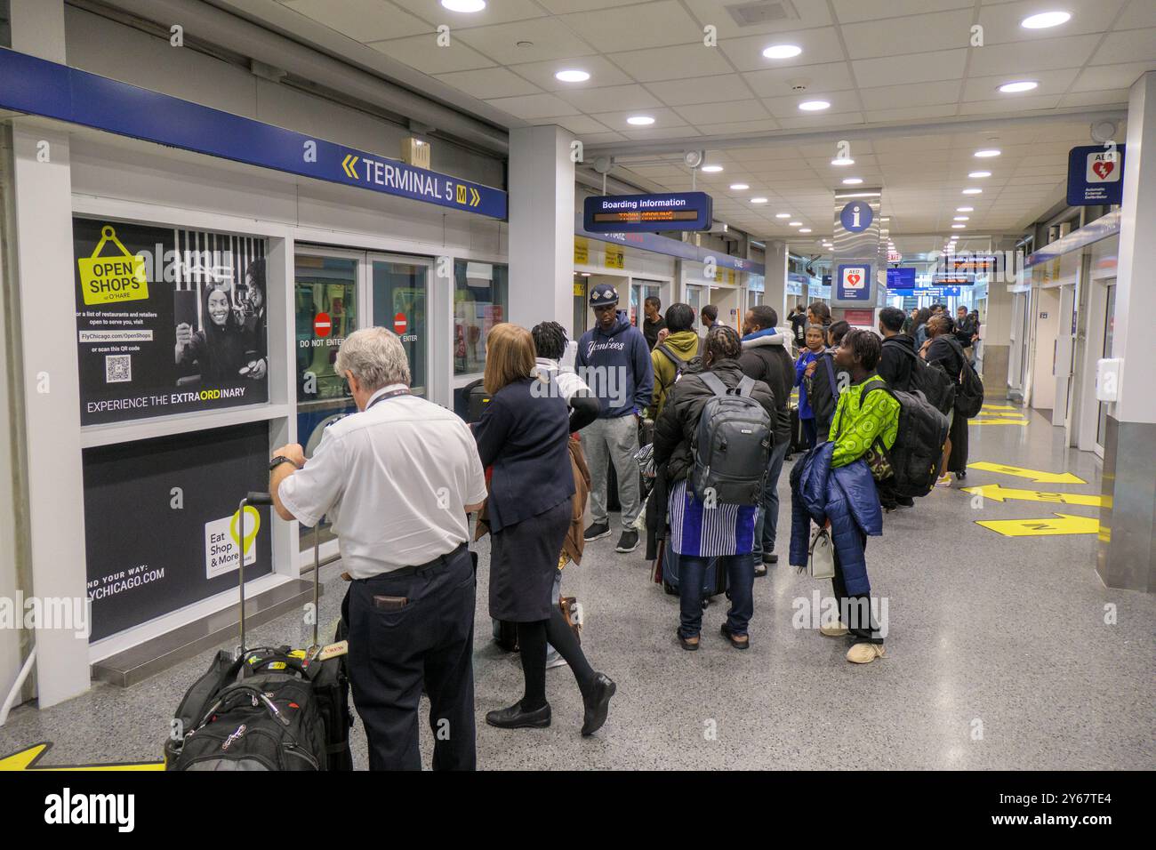 Flughafen Transit Terminal 5 Haltestelle, O'Hare International Airport, Chicago, Illinois. Stockfoto