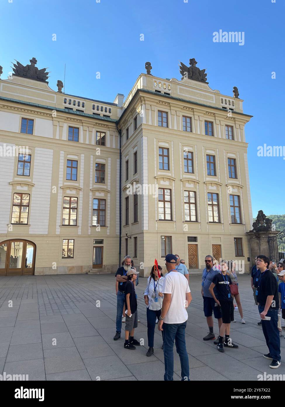 PRAG Tschechische Republik. Eingangshof des Schlosses. Der Nazi-Kommandeur Reinhard Heydrich hatte sein Büro im Gebäude rechts. Foto: Tony Gale Stockfoto