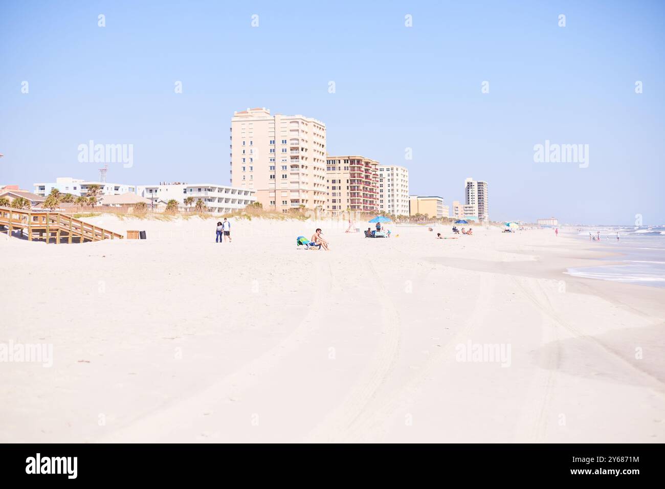 Fotos, die kürzlich bei einem Besuch am Florida Beach während des Aufenthalts im Hampton Inn gemacht wurden. Kunst an der Wand, Fotos vom Balkon und am Strand Stockfoto