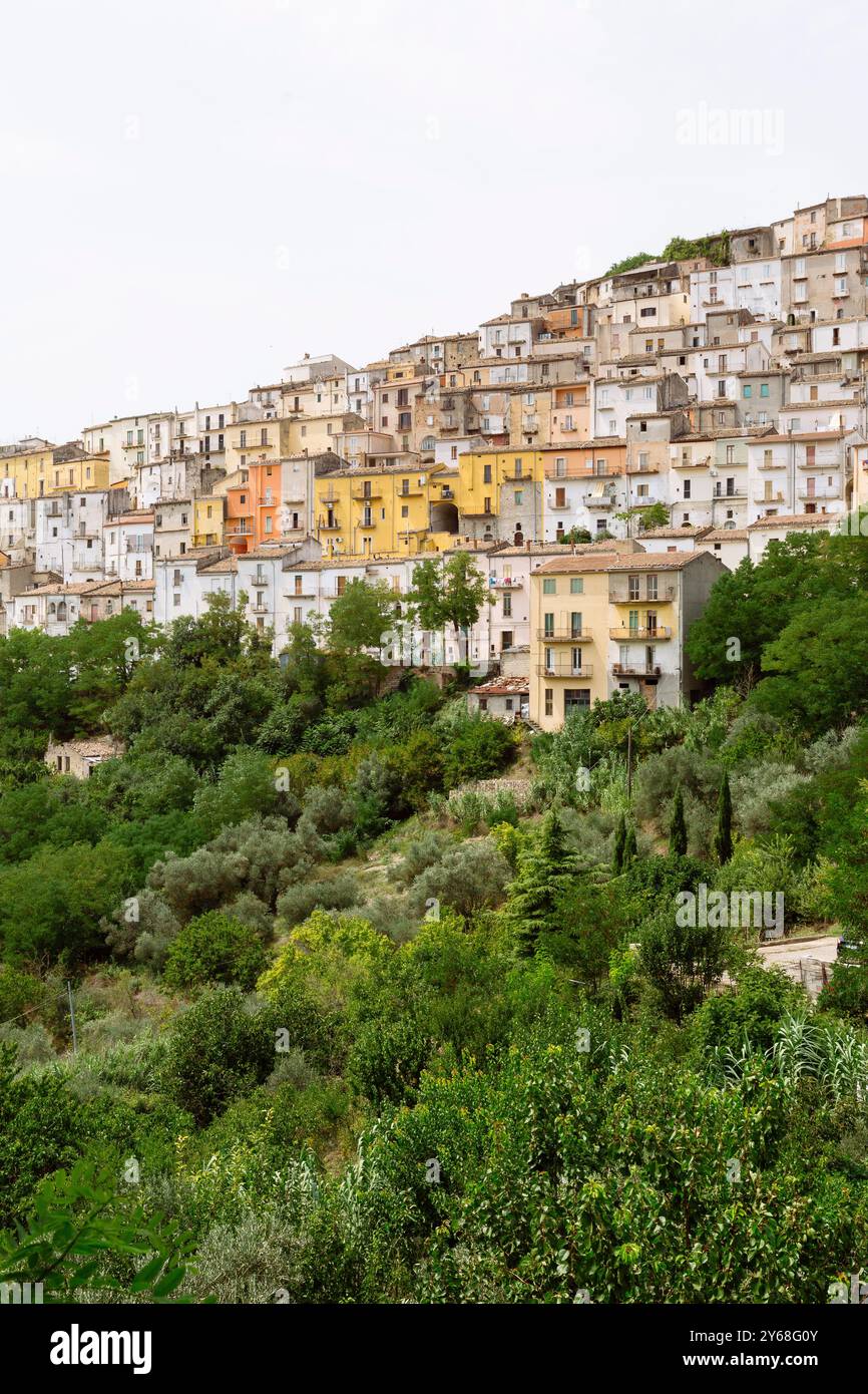 Calitri (Avellino) - Stadtbild der kleinen Stadt in Irpinia, Kampanien, Italien Stockfoto