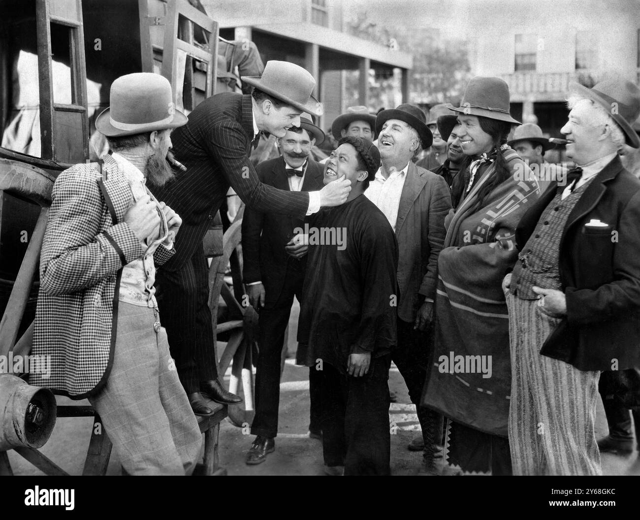 Forrest Stanley, James Gordon, am Set des Westernstummfilms Beauty and the Bad man, Producers Distributing Corporation, 1925 Stockfoto