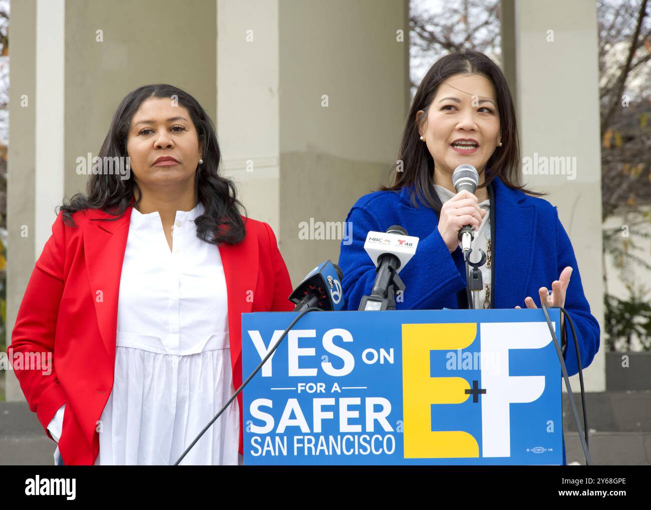 San Francisco, KALIFORNIEN - 6. Januar 2024: Stellvertretende Staatsanwältin Nancy Tung spricht bei der Kampagne „Mayor London Breeds“ in Japantown und fordert die Abstimmung Stockfoto