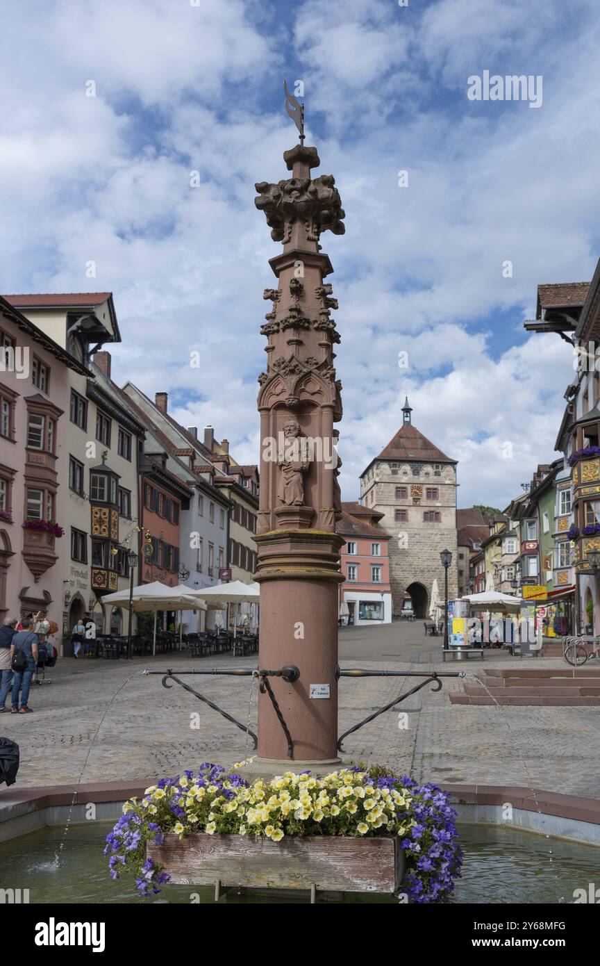Georgsbrunnen an der Hauptstraße, Rottweil, Baden-Württemberg, Deutschland, Europa Stockfoto