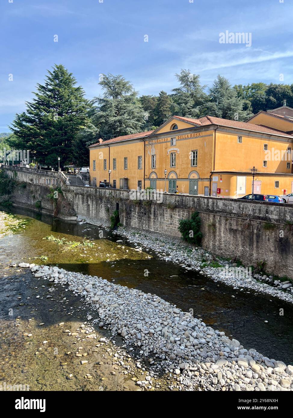 Pontremoli Italien, in der Toskana, örtliches Theatergebäude, Teatro della Rosa. Saß am Fluss Magra. Keine Personen. Stockfoto