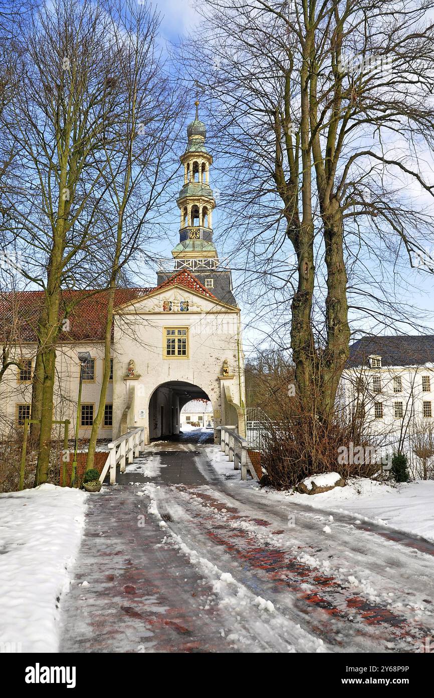 Wasserschloss in Dornum, Ostfriesland, Niedersachsen, Bundesrepublik Deutschland Stockfoto