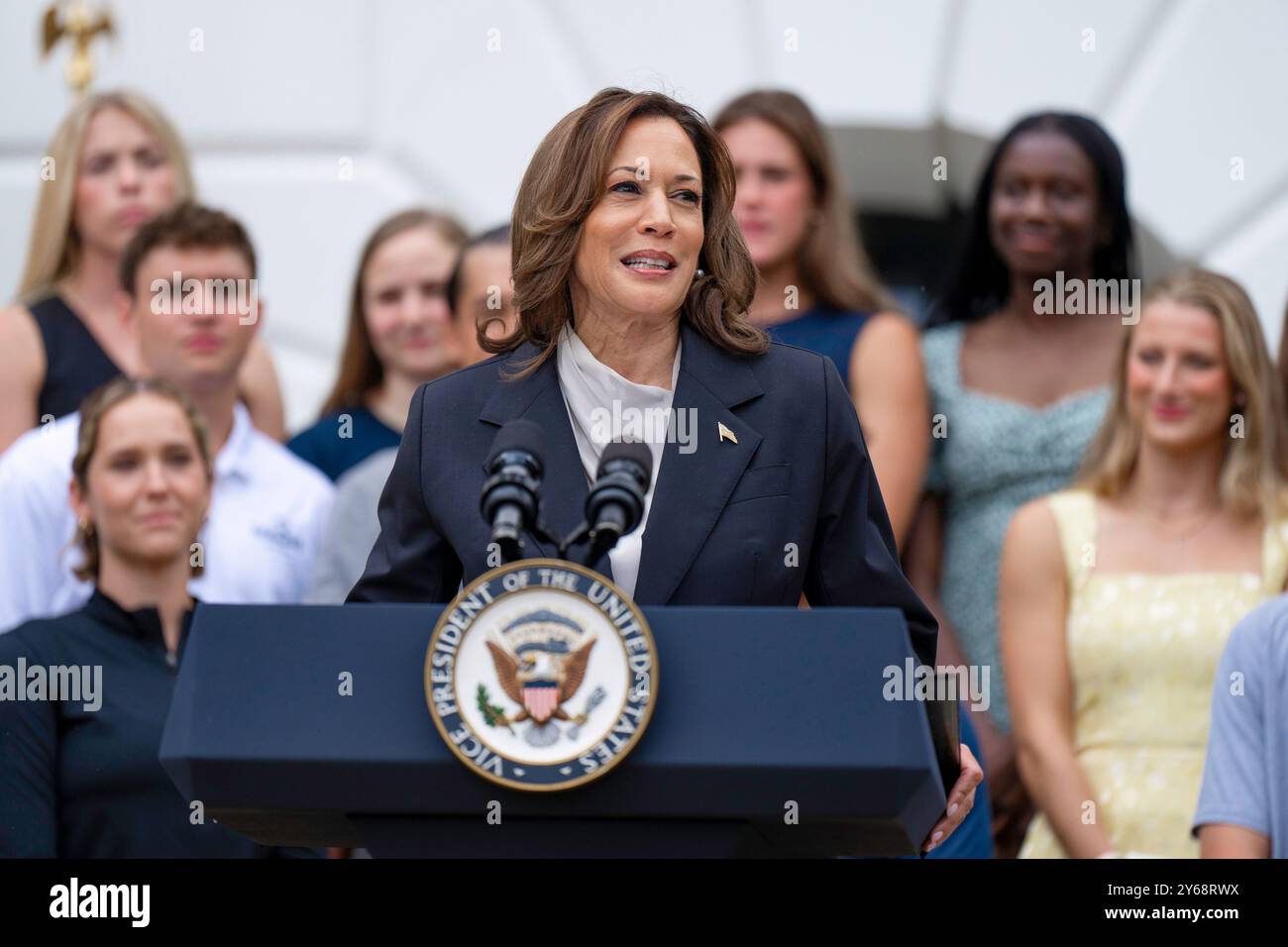 WASHINGTON DC, USA - 22. Juli 2024 - US-Vizepräsidentin Kamala Harris kommentiert am Montag, den 22. Juli 2024 auf einem NCAA Sports Day im Weißen Haus Stockfoto