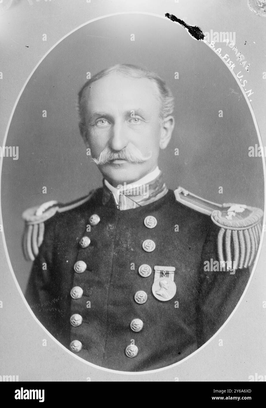 Fisk, d. h. Fiske, U.S.N., Foto zeigt Admiral Bradley Allen Fiske (1854-1942)., Fiske, Bradley A., (Bradley Allen), 1854-1942, Glasnegative, 1 negativ: Glas; 5 x 7 Zoll Oder kleiner. Stockfoto