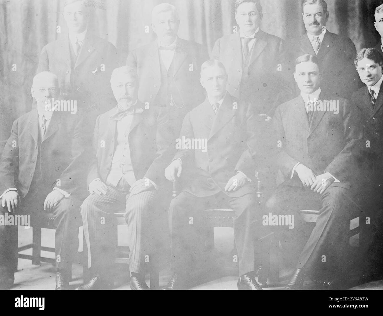 Republican Convention Committee: Hintere Reihe von links nach rechts, R.S. Williams (Ore.), E. C. Duncan (N.C.), A.I. Vorys (O.), F.W. Upham (Illinois), D.W. Mulvane (Kan.) Vordere Reihe l bis r, W.F. Stone (MD), F. Murphy (N.J.), H.S. New (Ind.), W. Hayward (N.Y.), v. Rosenwasser (Neb.), Glasnegative, 1 negativ: Glas; 5 x 7 Zoll Oder kleiner. Stockfoto