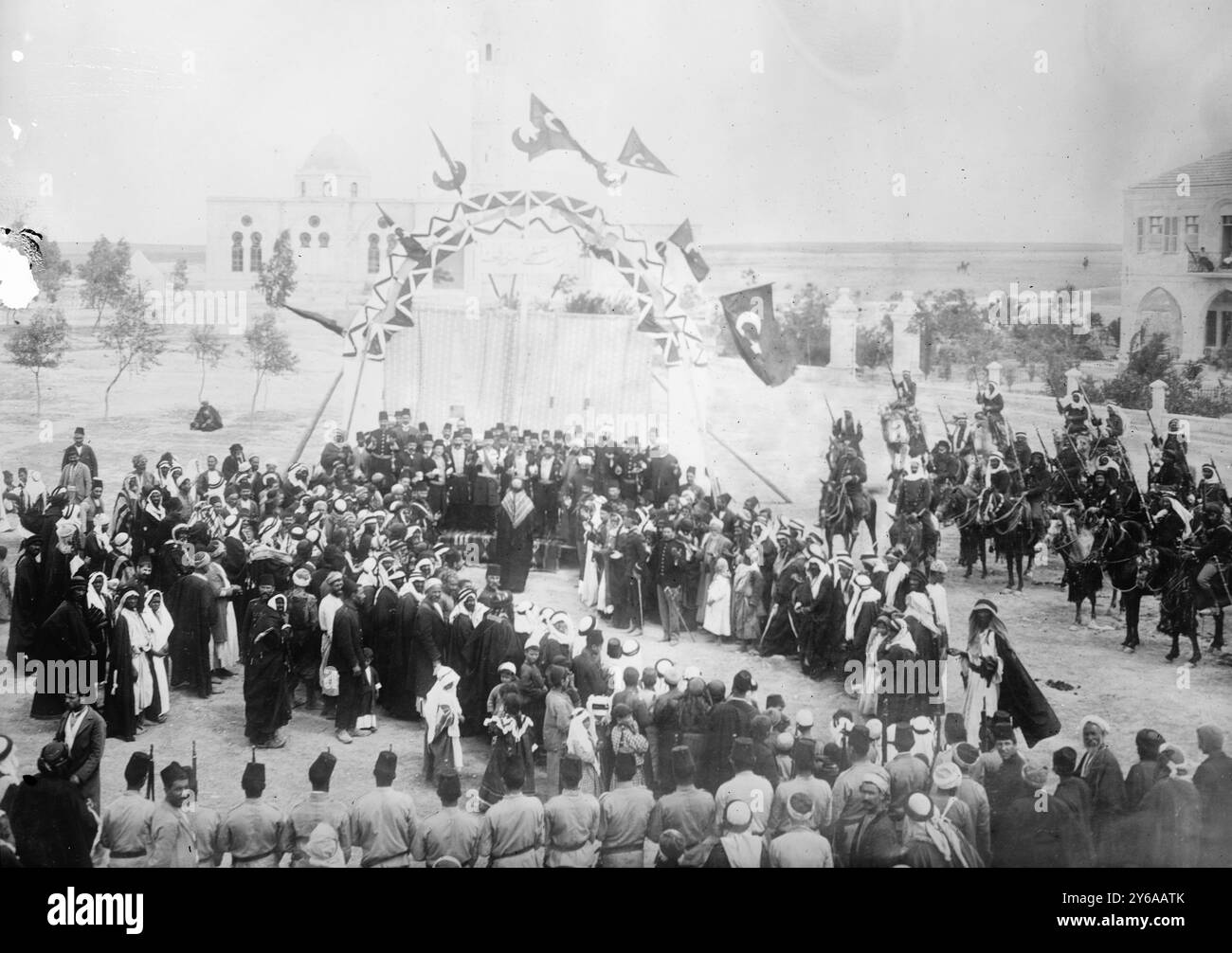 Türkische Verhandlungen mit Arabern, Foto zeigt die offizielle Eröffnung von Beersheba (Israel) durch die türkische Regierung vor dem Ersten Weltkrieg, zwischen 1900 und 1915, Glas-negative, 1 negativ: Glas; 5 x 7 Zoll. Oder kleiner. Stockfoto