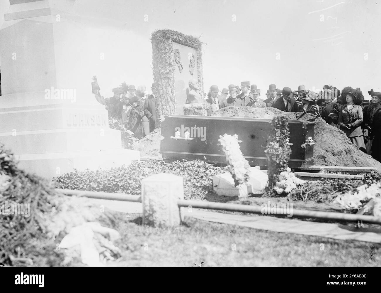 Begräbnis von T.L. Johnson, Greenwood Cemetery N.Y., N.. Y, Glasnegative, 1 negativ: Glas; 5 x 7 Zoll Oder kleiner. Stockfoto