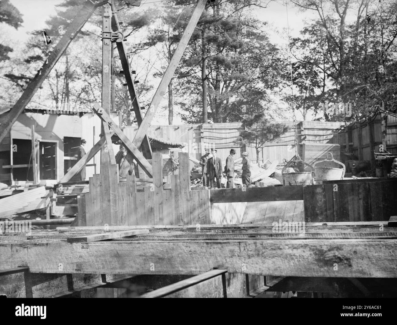 Explosionsort - Central Park, zwischen ca. 1910 und ca. 1915, Central Park, Glasnegative, 1 negativ: Glas; 5 x 7 Zoll Oder kleiner. Stockfoto Explosionsort - Central Park, zwischen ca. 1910 und ca. 1915, Central Park, Glasnegative, 1 negativ: Glas; 5 x 7 Zoll Oder kleiner. Stockfoto
