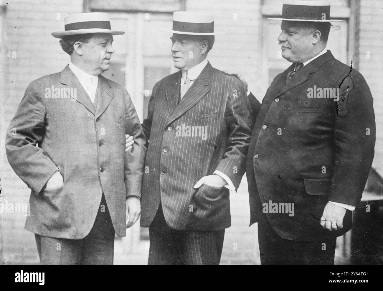 Urey Woodson, Norman E. Mack, Robert Crain, Foto zeigt Urey Woodson, Norman E. Mack und Robert Crain auf der Democratic Convention, Baltimore, Maryland, Juni 1912., 1912. Juni, Glasnegative, 1 negativ: Glas; 5 x 7 Zoll Oder kleiner. Stockfoto