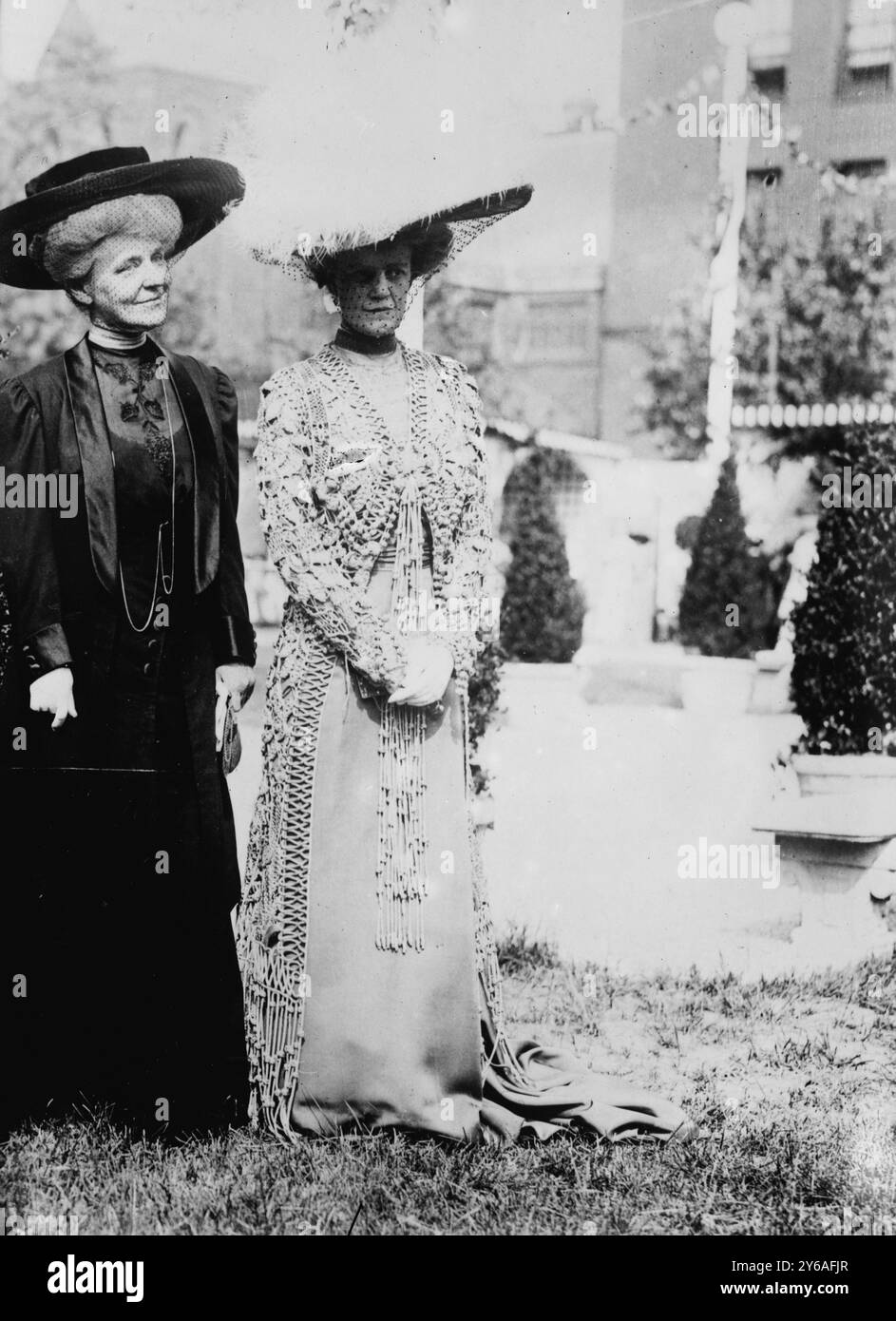 Mrs. J.C. Bishop, zwischen ca. 1910 und ca. 1915, Glasnegative, 1 negativ: Glas; 5 x 7 Zoll Oder kleiner. Stockfoto
