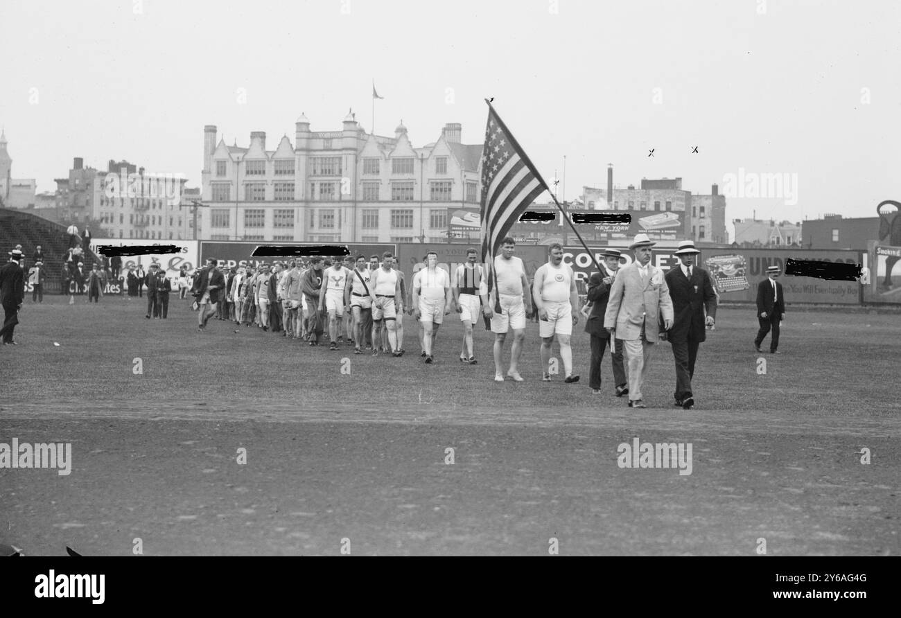 Olympische Athleten auf dem Feld, Foto im Zusammenhang mit den 5. Olympischen Spielen, 1912 in Stockholm, Schweden, 1912, Glasnegative, 1 negativ: Glas; 5 x 7 Zoll Oder kleiner. Stockfoto