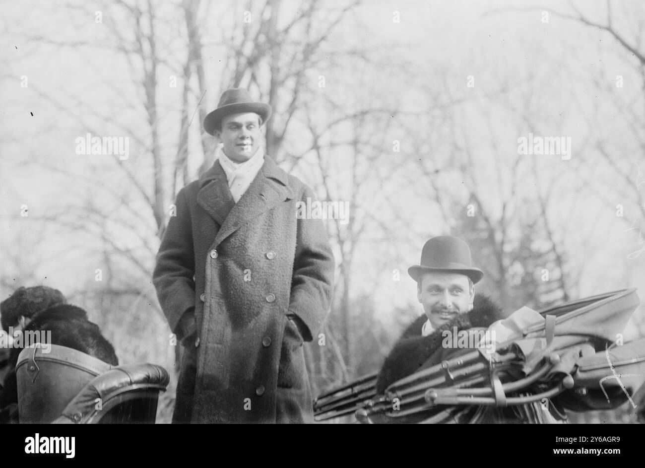 Geo Jr. & Jay Gould bei Helens Hochzeit, Foto zeigt wahrscheinlich Jay Gould II (1888-1935), einen amerikanischen Tennisspieler und einen Enkel des Eisenbahnmagnaten Jay Gould und George Jay Gould I (1864-1923) bei der Hochzeit von Helen Miller Gould (1868-1938) mit Finley Johnson Shepard, 22. Januar 1913, 22. Jan. 1913, Glass negative, 1 negativ: Glas; 5 x 7 Zoll Oder kleiner. Stockfoto