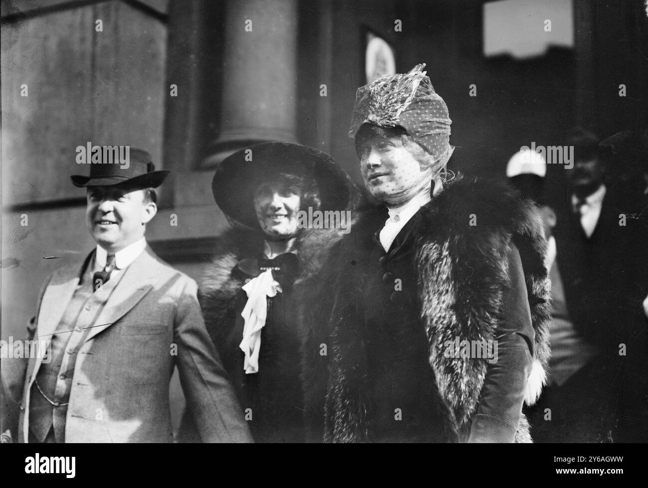 Eugene Walter, Mrs. Donald Brian und Charlotte Walker, zwischen ca. 1910 und ca. 1915, Glasnegative, 1 negativ: Glas; 5 x 7 Zoll Oder kleiner. Stockfoto