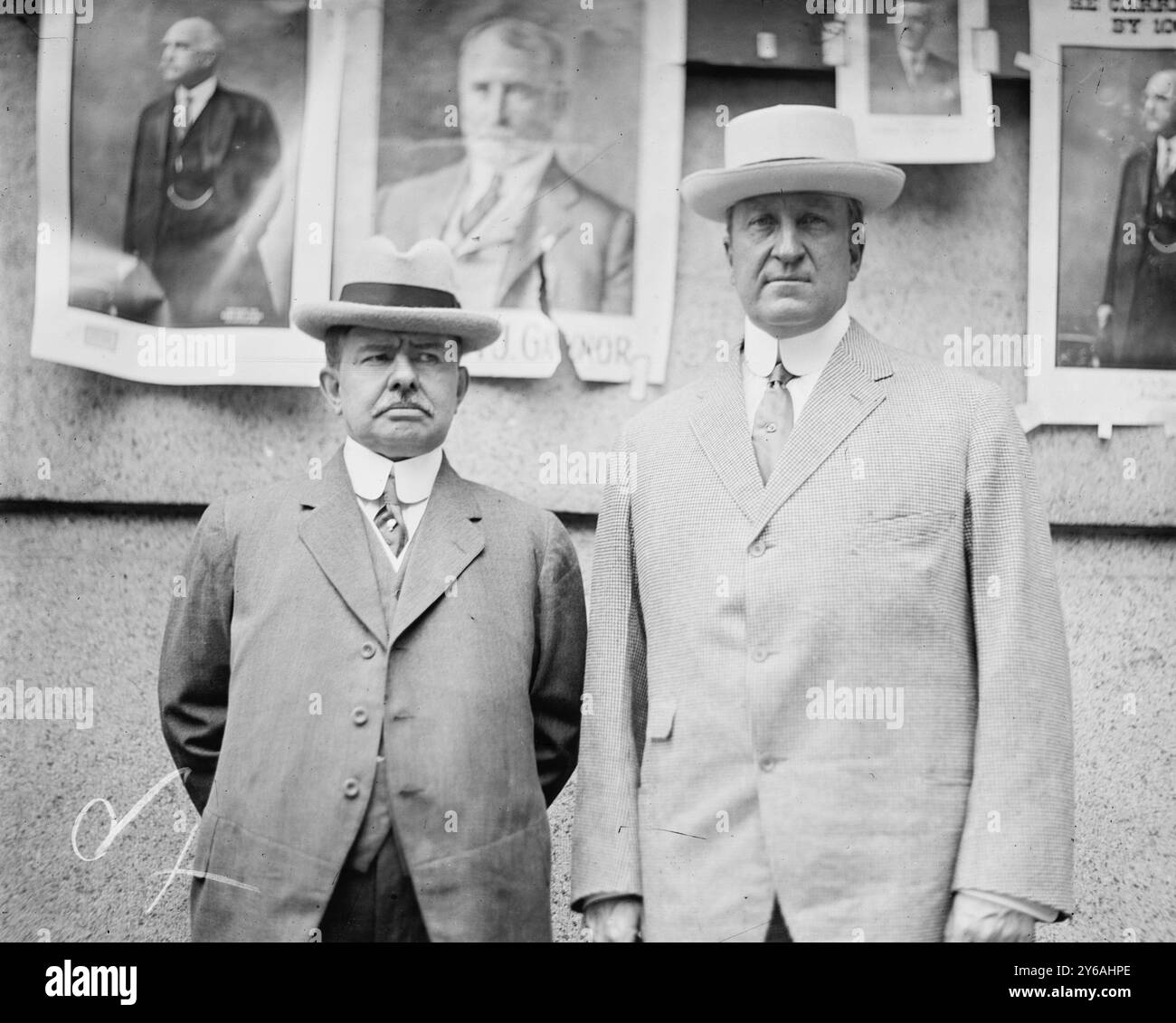 Winfield A. Huppuch - Gouverneur Dix (New York), Foto zeigt New Yorker Politiker Winfield Adelbert Huppuch (1861-?) Mit seinem Freund und Geschäftspartner John Alden Dix (1860–1928), der von Januar 1911 bis Dezember 1912 Gouverneur von New York war, zwischen ca. 1910 und ca. 1915, Glass negative, 1 negative: Glass; 5 x 7 Zoll. Oder kleiner. Stockfoto