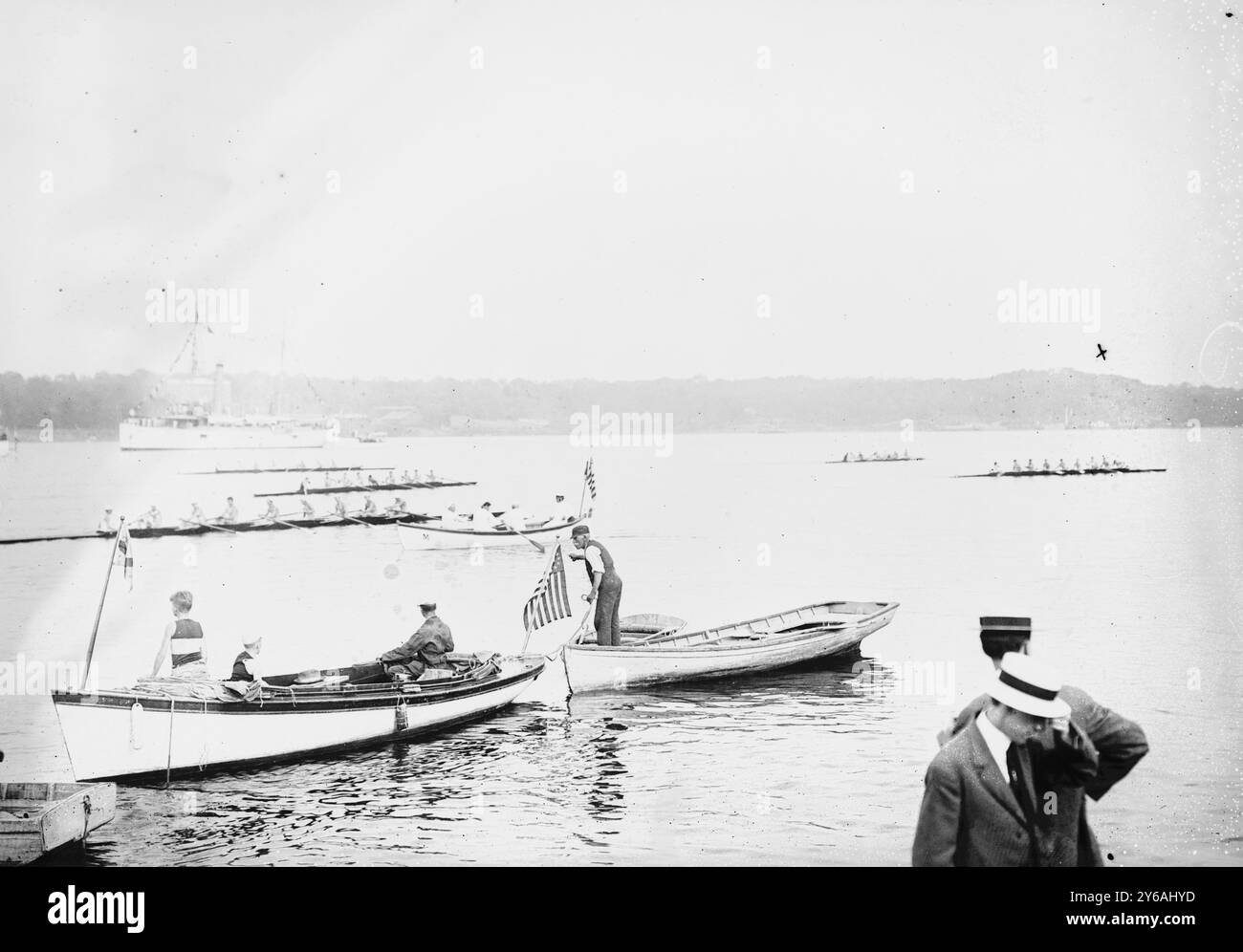 Cornell gewann das Erstmannsrennen - 1913, Foto zeigt Ruderrennen, Poughkeepsie, New York, 1913., 1913., Glasnegative, 1 negativ: Glas; 5 x 7 Zoll Oder kleiner. Stockfoto