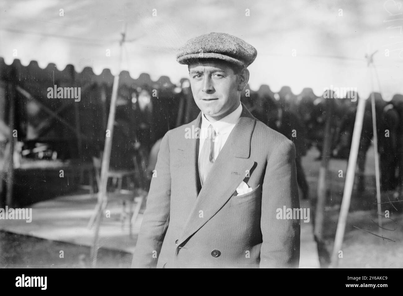 L. Tellier, Foto zeigt den französischen Golfspieler Louis Tellier (1886-1921) bei der offenen Meisterschaft der U.S. Golf Association im Country Club in Brookline, Massachusetts, September 1913., 17. September 1913, Glasnegative, 1 negativ: Glas; 5 x 7 Zoll Oder kleiner. Stockfoto