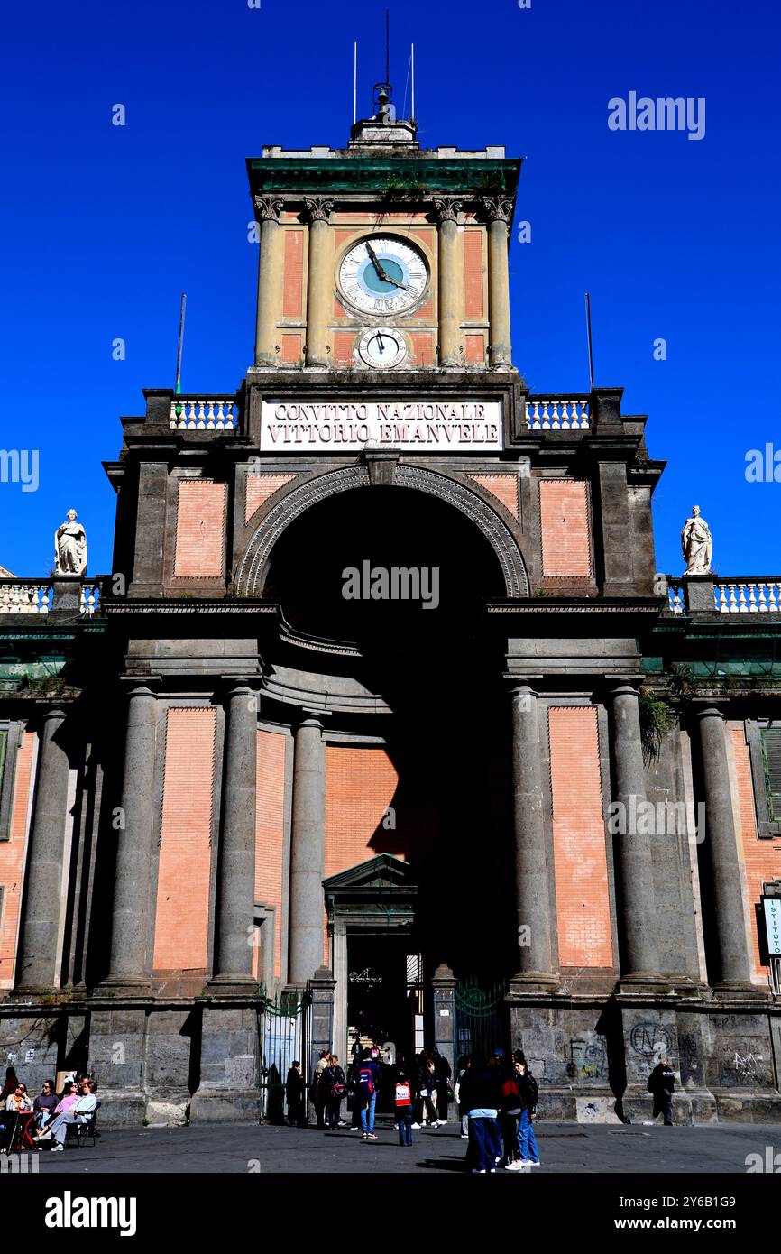 Der Convitto Nazionale Komplex auf der Piazza Dante in Neapel Italien Stockfoto