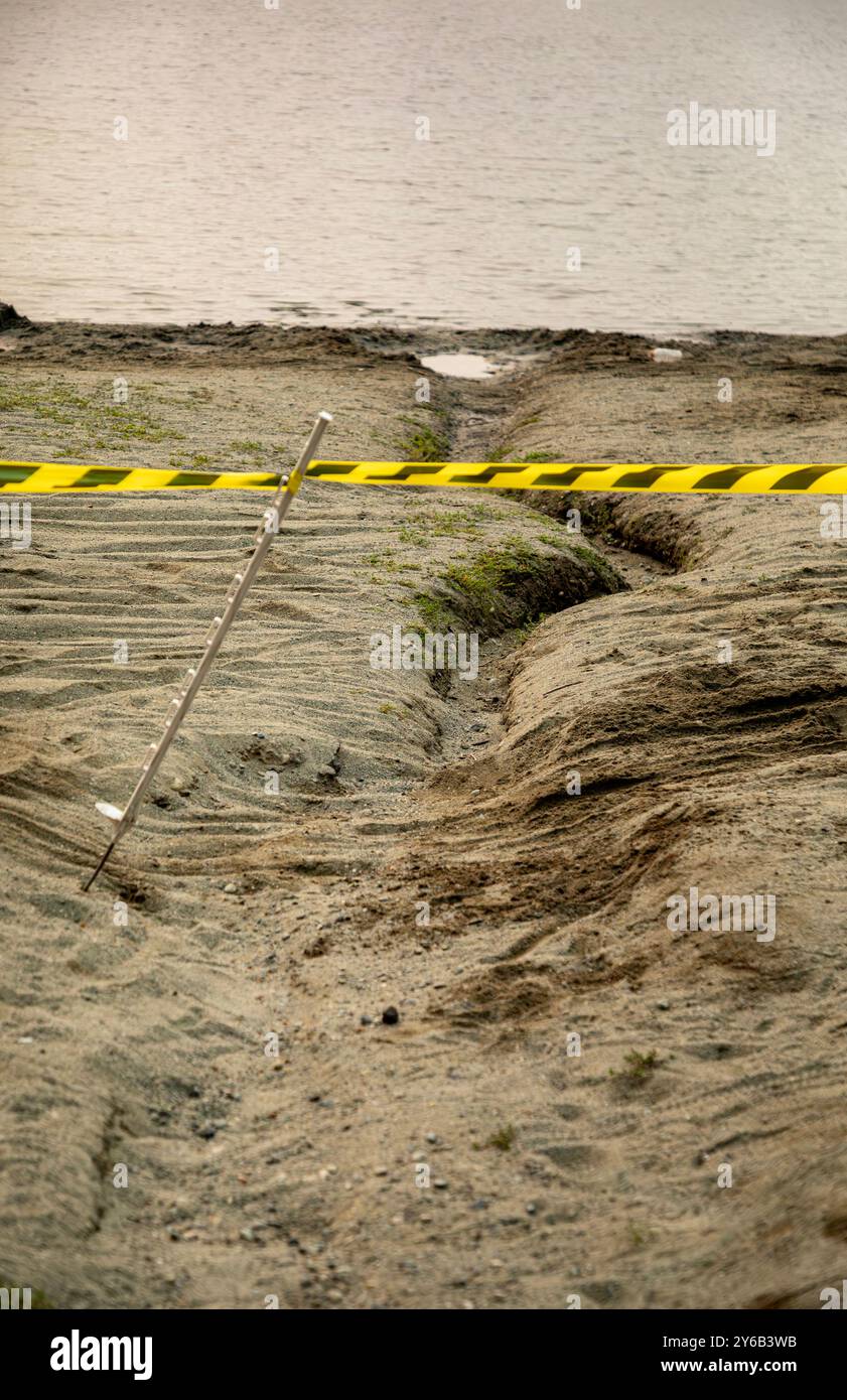 WA25652-00...WASHINGTON - der Strand am Silver Lake bietet neben losem Sand auch tiefe Abflusskanäle für Cyclocross-Fahrer. Stockfoto