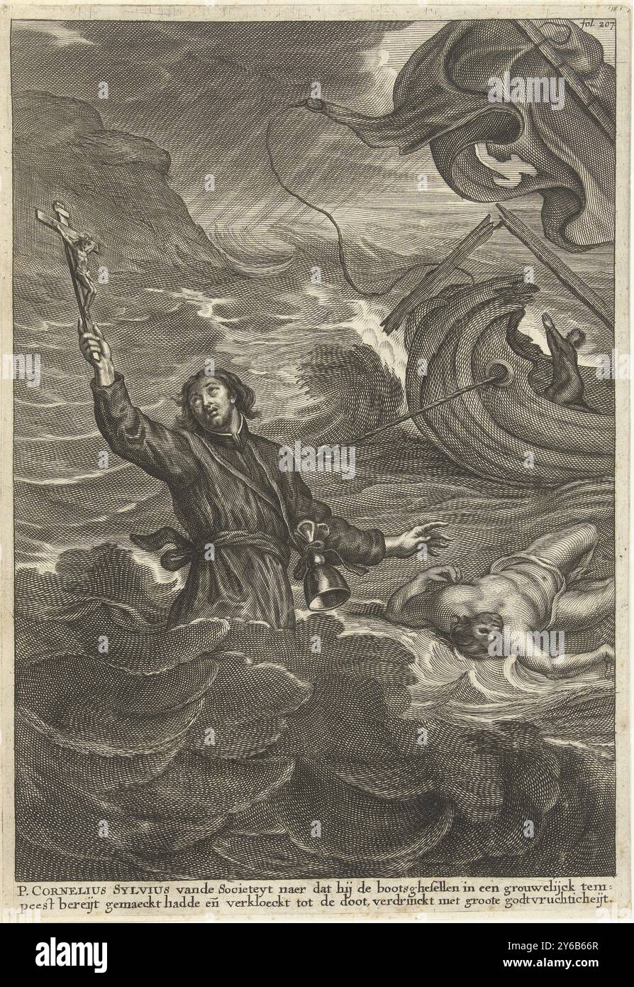 Ertränkt Tod von Cornelis Sylvius, zeigt der Druck den heldenhaften Tod des Jesuiten Cornelis Sylvius. Mitten in einem stürmischen Meer hält der Priester mit der rechten Hand ein Kruzifix in der Luft. Ein Kelch ist an seinen Gürtel gebunden. Die Leiche eines Seemanns schwebt neben ihm. Im Hintergrund ein Schiff, das das Spielzeug der tosenden Wellen ist. Einer der Seeleute ist noch auf dem Schiff, kniet und betet. Der Abdruck hat eine niederländische Unterschrift: "P. Cornelius Sylvius von der Gesellschaft, nachdem er die Bootsgranaten in einer grausamen Zeit gemacht und zu Tode verdammt, mit großer Frömmigkeit ertränkt worden war." Nummeriert oben rechts: 207., Druck, Stockfoto