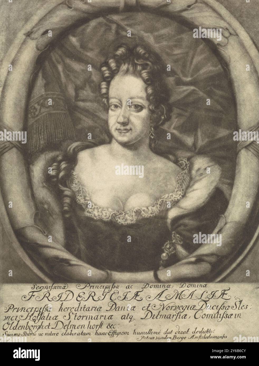 Porträt von Frederikke Amalia, Porträt von Frederikke Amalia Prinzessin von Dänemark. Ihr Name und ihre Titel im Rand., Druck, Druckerei: Pieter van den Berge, (auf dem Objekt erwähnt), Amsterdam, 1694 - 1737, Papier, Gravur, Höhe, 245 mm x Breite, 190 mm Stockfoto