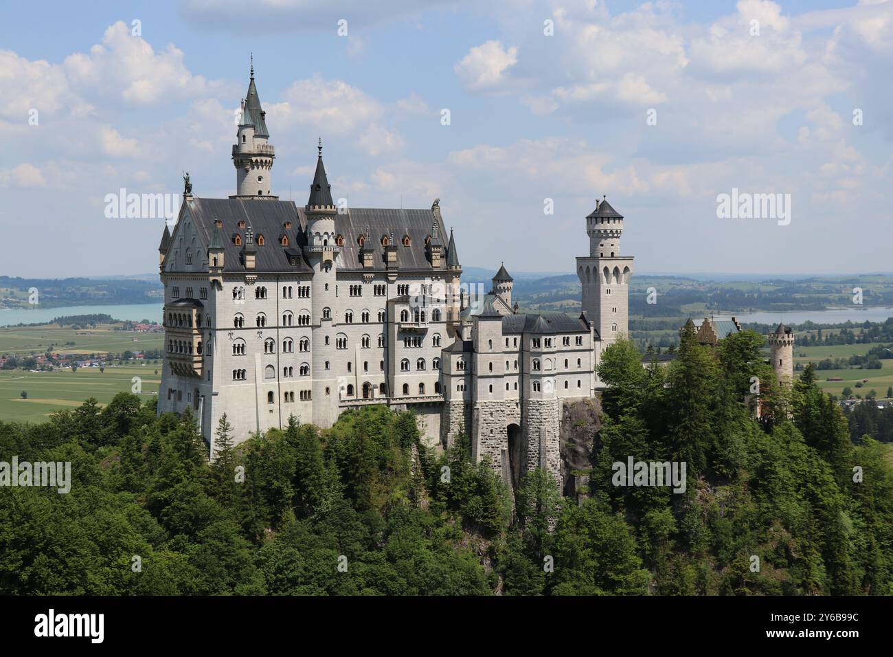 Schloss Neuschwanstein in Bayern im Sommer Stockfoto