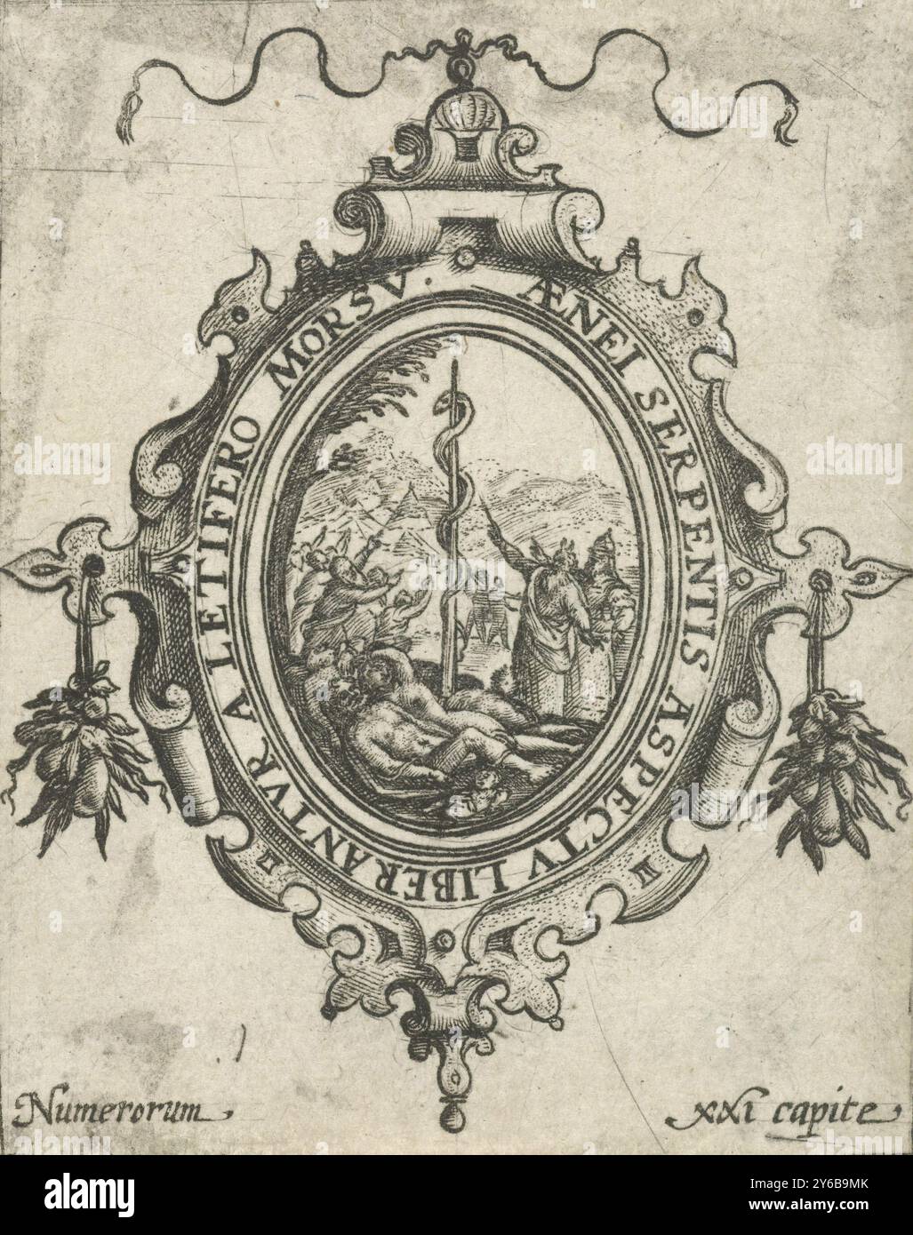 Moses und die Messingschlange, Medaillon mit Moses und der Messingschlange und eine lateinische Grenzinschrift. Unten ein Verweis auf Num. 21., Druck, Druckerei: Crispijn van de Passe (I), unbekannt, 1574 - 1637, Papier, Gravur, Höhe, 63 mm x Breite, 50 mm Stockfoto