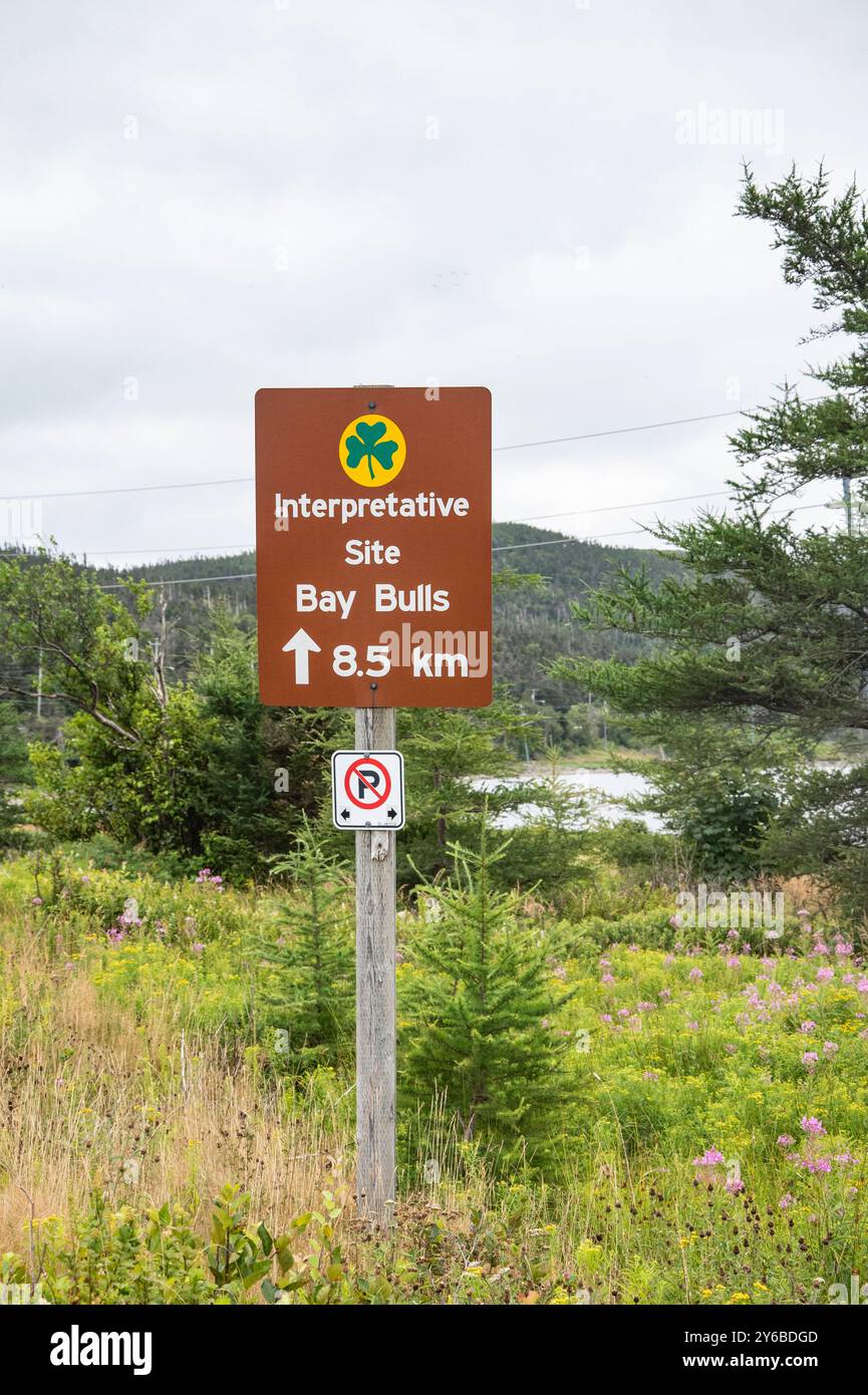 Entfernungsschild zur Informationsstelle auf NL 10 in Bay Bulls, Neufundland & Labrador, Kanada Stockfoto