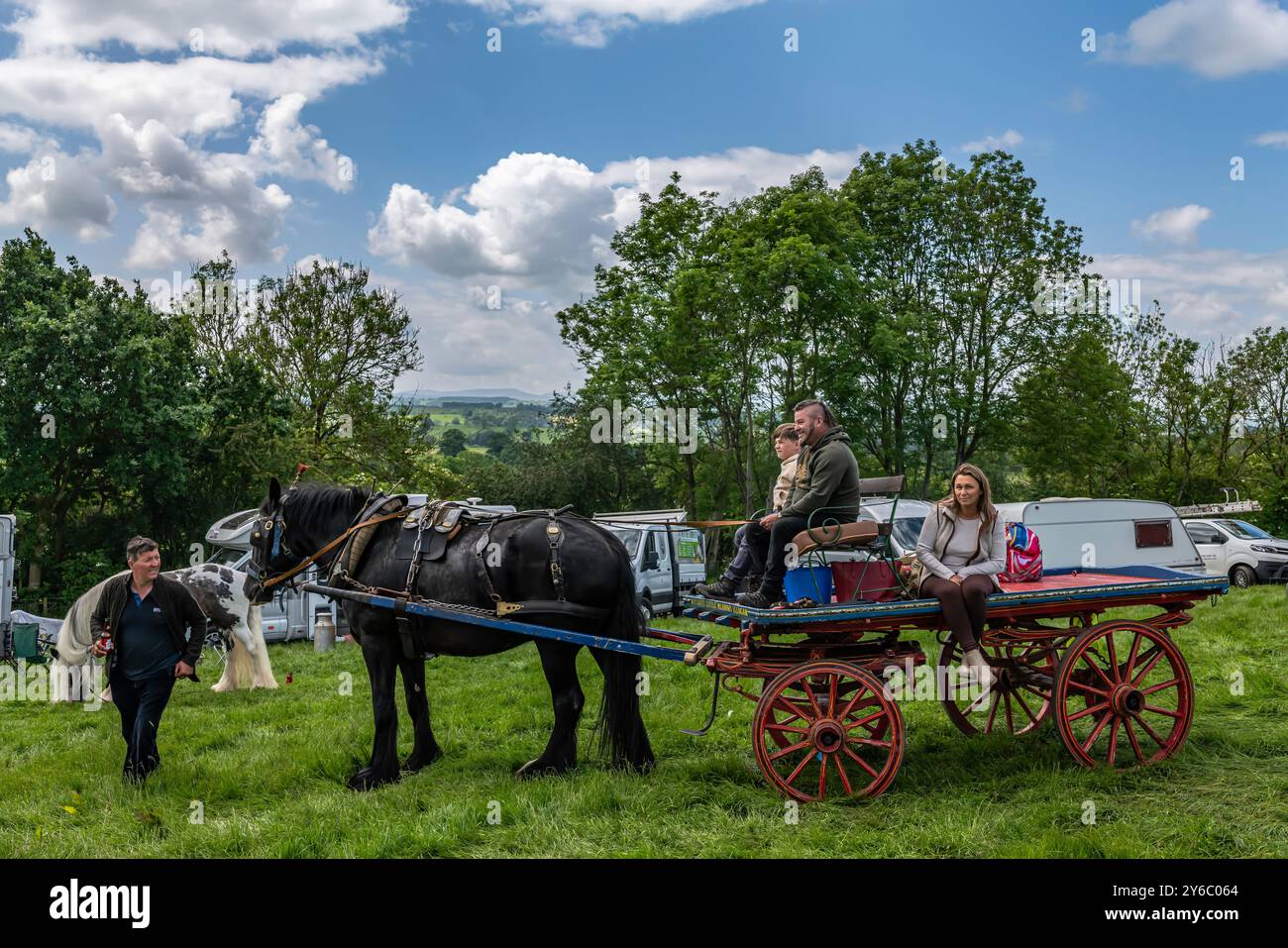 Appleby-in-Westmorland, Cumbria, England, Großbritannien. Juni 2024. 10.000 Reisende, romas und Zigeuner, steigen in die kleine Stadt Appleby in der Eden V Stockfoto