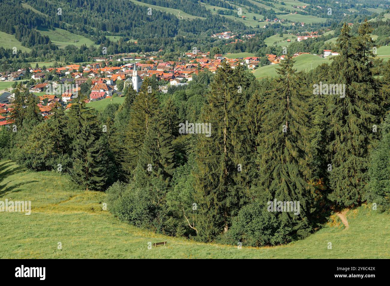 Beliebtes Kurbad Bad Hindelang in Allgau, Bayern, Deutschland Stockfoto