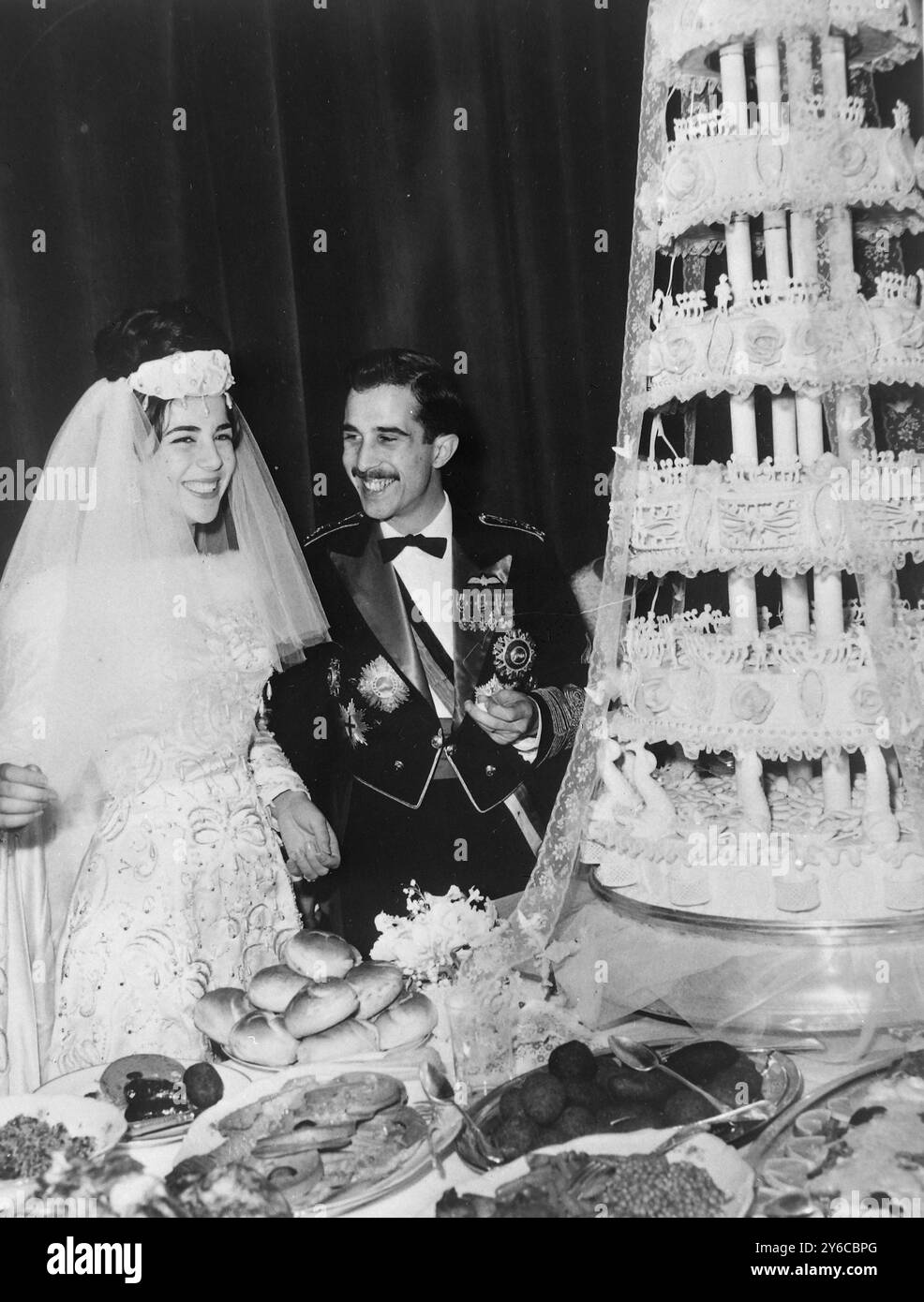 PRINZ MOHAMMED BEI SEINER HOCHZEIT MIT FIRIAL RESHEID IN AMMAN, JORDANIEN; 13. JANUAR 1964 Stockfoto