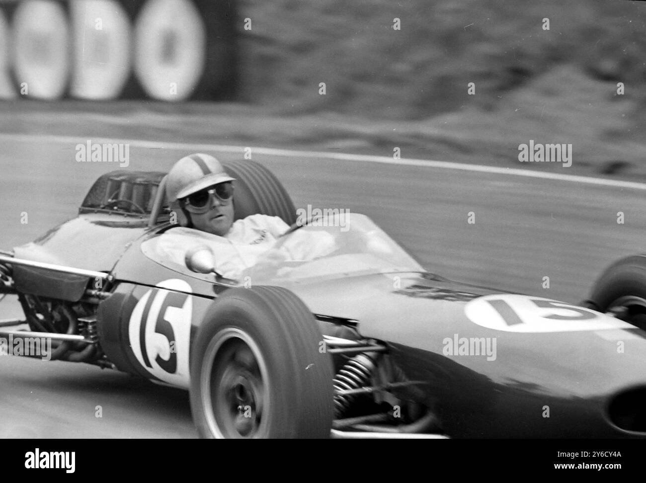 INTERNATIONALER GOLD CUP IM OULTON PARK - RENNFAHRER JACK IN AKTION / ; 7. OKTOBER 1963 Stockfoto