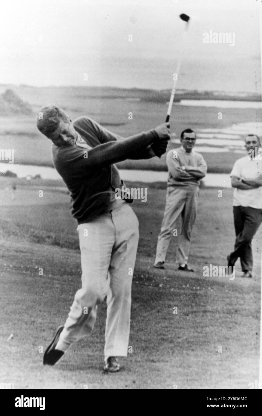 US-AMERIKANISCHER PRÄSIDENT JOHN F KENNEDY SPIELT GOLF / ; 23. JULI 1963 Stockfoto