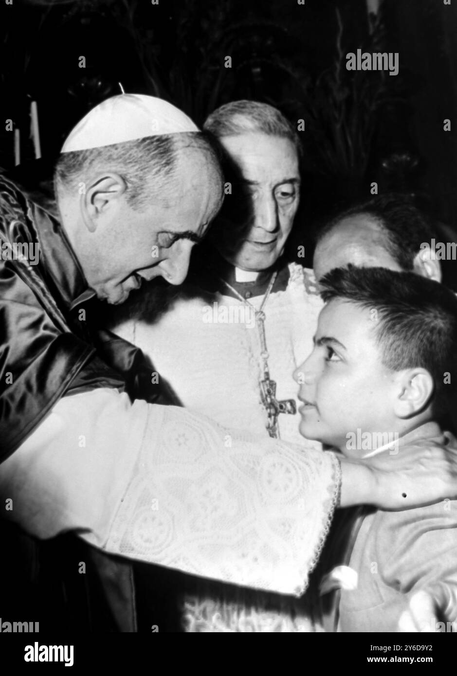 DER NEUE PAPST IST KARDINAL GIOVANNI BATTISTA MONTINI – PAPST PAUL VI. IN ROM, ITALIEN; 30. JUNI 1963 Stockfoto