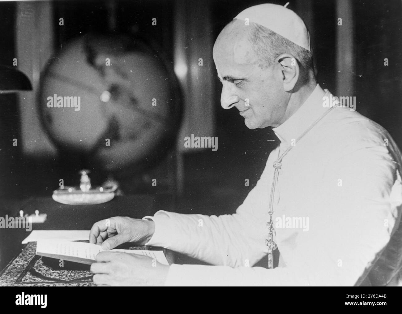 DER NEUE PAPST IST KARDINAL GIOVANNI BATTISTA MONTINI – PAPST PAUL VI. IN ROM, ITALIEN / ; 28. JUNI 1963 Stockfoto