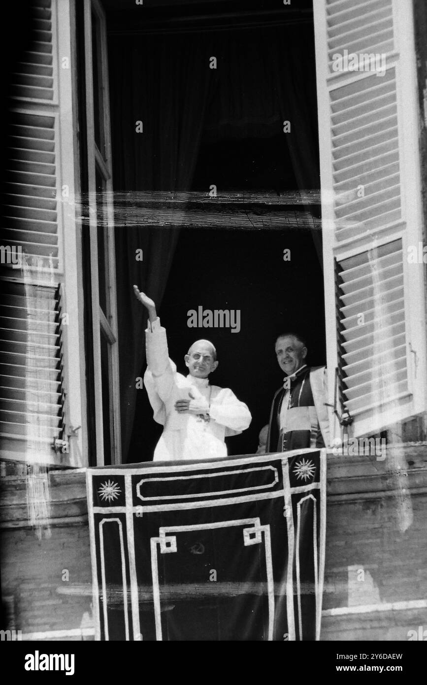 DER NEUE PAPST IST KARDINAL GIOVANNI BATTISTA MONTINI – PAPST PAUL VI. IN ROM, ITALIEN / ; 25. JUNI 1963 Stockfoto