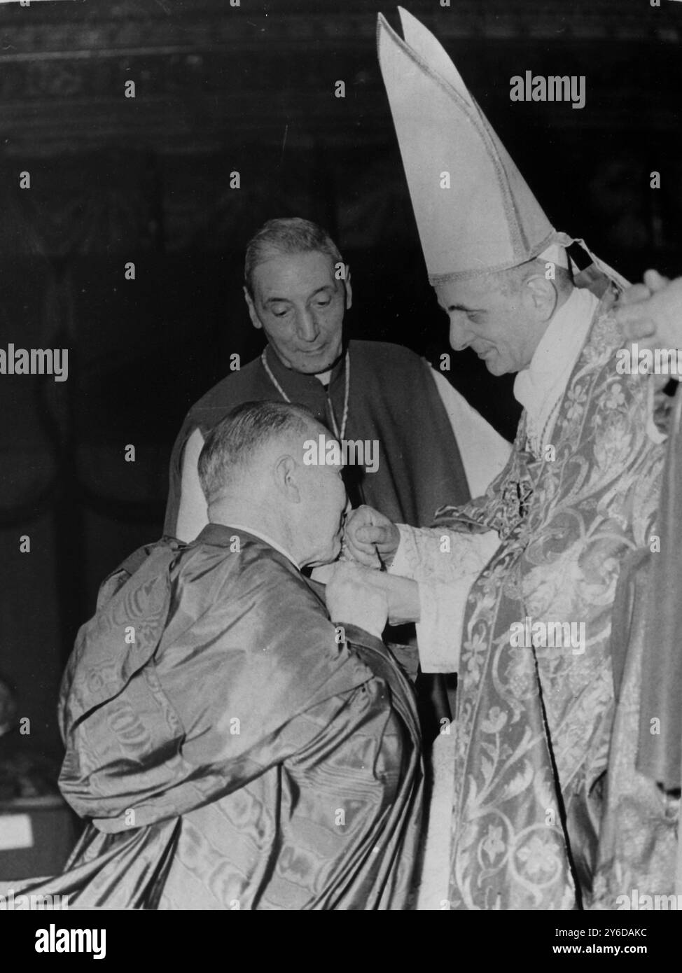 DER NEUE PAPST IST KARDINAL GIOVANNI BATTISTA MONTINI – PAPST PAUL VI. IN ROM, ITALIEN / ; 23. JUNI 1963 Stockfoto