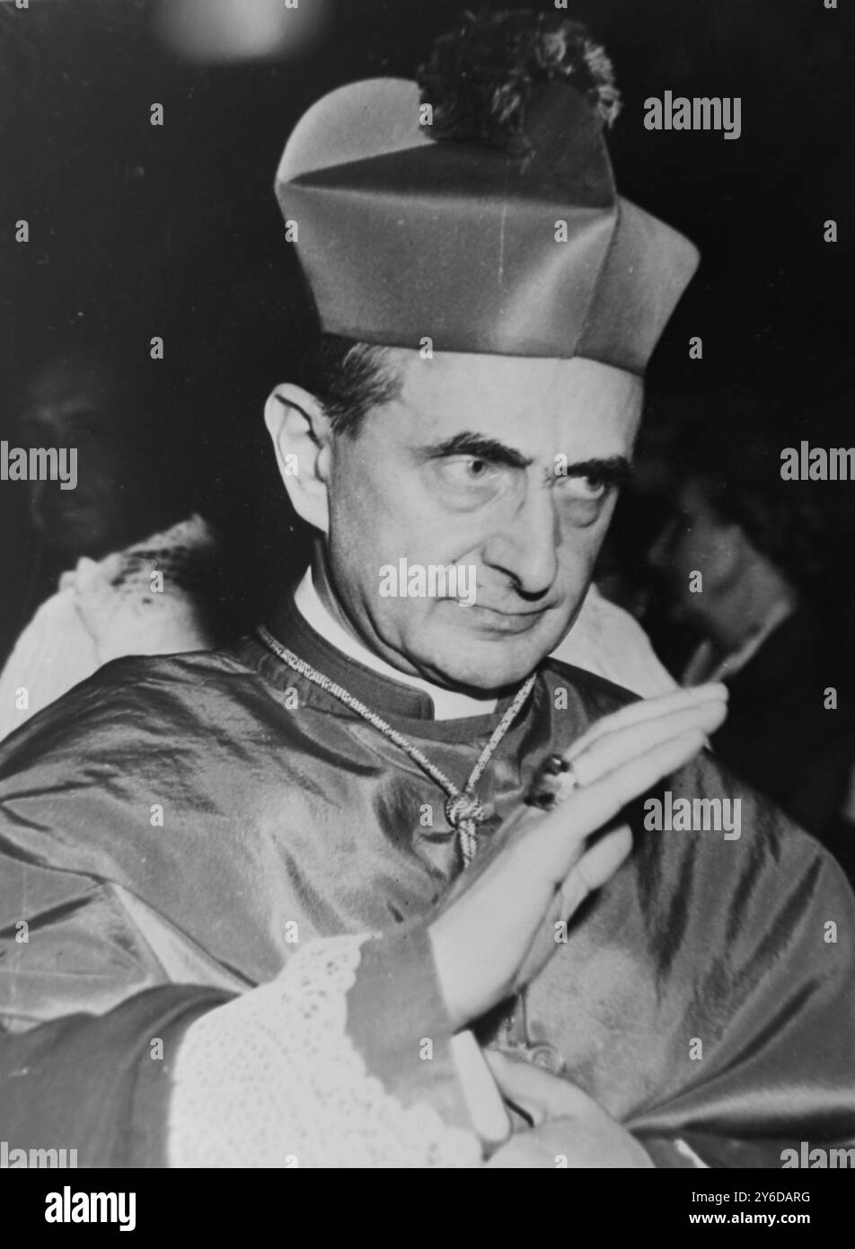 DER NEUE PAPST IST KARDINAL GIOVANNI BATTISTA MONTINI IM VATIKAN, ROM, ITALIEN - SEGEN / ; 21. JUNI 1963 Stockfoto
