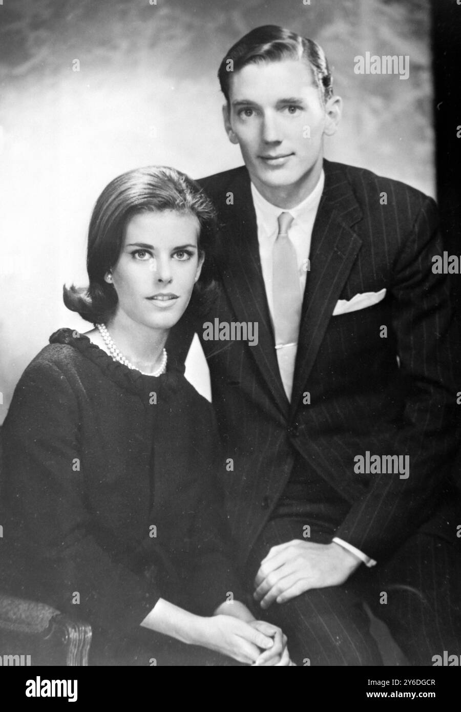 STEPHANIE WANGER ENGAGIERTE SICH MIT FREDERICK EDWARD ZU GAST IN NEW YORK / ; 16. MAI 1963 Stockfoto